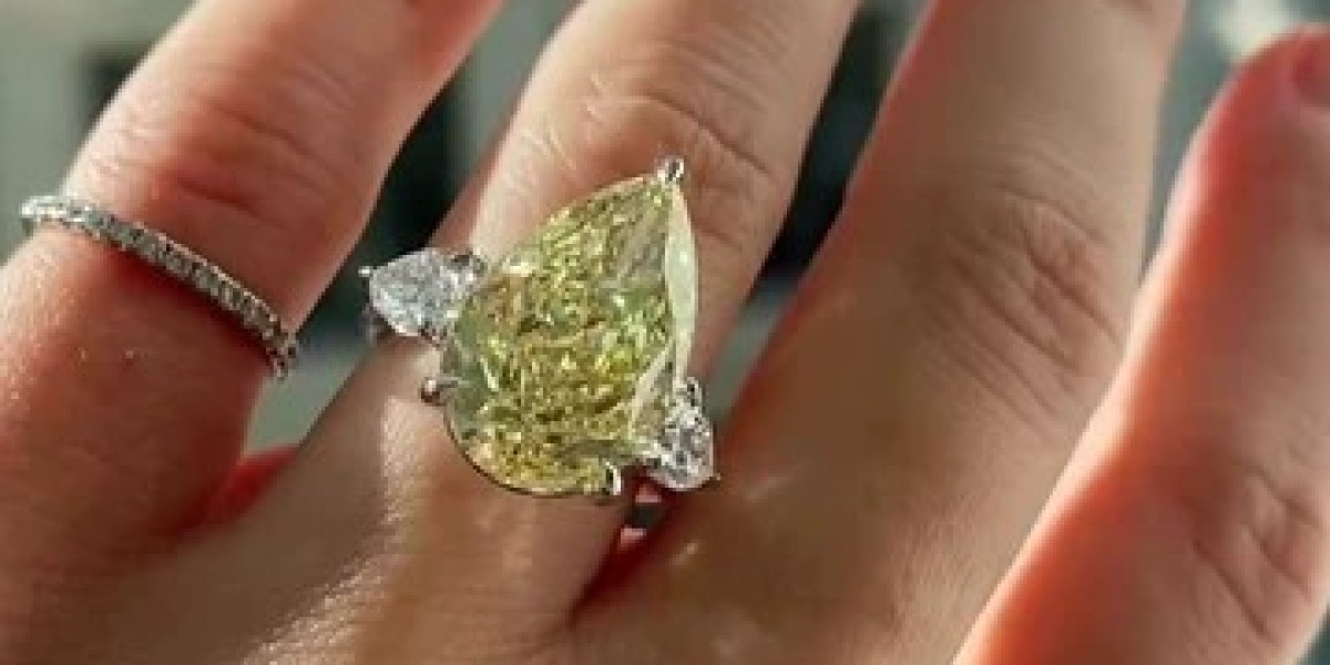 The Best-Kept Secret: Gorgeous Engagement Rings Under $3000 | Smart Buyer's Guide